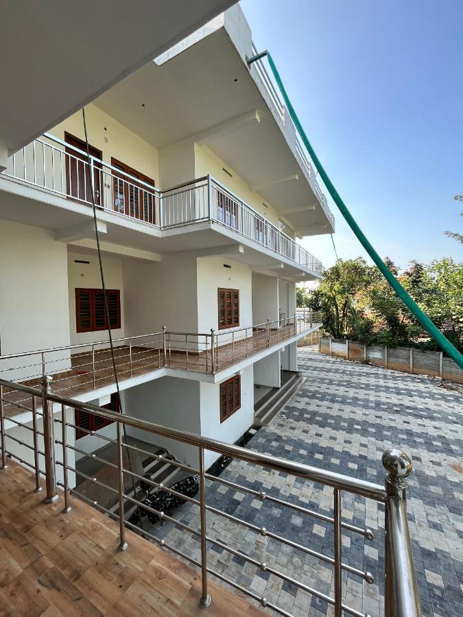 Wayanad Biriyomz Residency, Kalpatta, Low Cost Rooms And Deluxe Apartment ภายนอก รูปภาพ